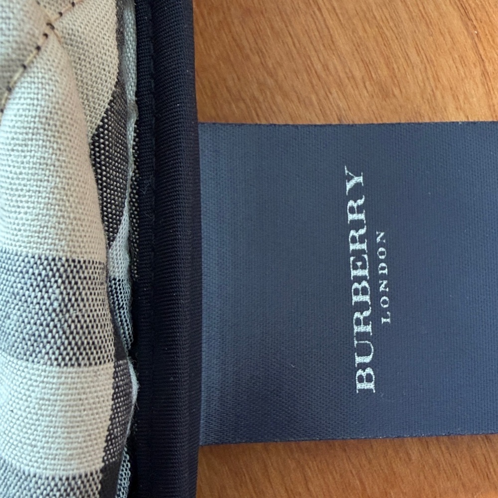 Burberry Quilted A-Line Skirt in Navy Blue - Picture 9 of 11